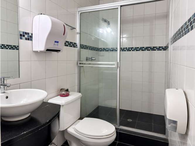 CASA EN ALQUILER EN VÍA PORRAS | PARA VIVIENDA  U OFICINAS-MZ - Imagen 16
