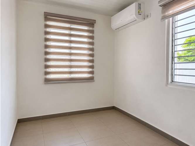 CASA EN ALQUILER EN VÍA PORRAS | PARA VIVIENDA  U OFICINAS-MZ - Imagen 8
