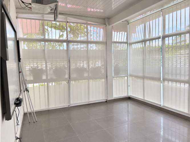 CASA EN ALQUILER EN VÍA PORRAS | PARA VIVIENDA  U OFICINAS-MZ - Imagen 9