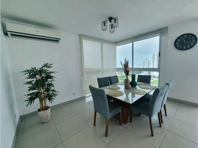 Venta de apartamento en PH Latitude. VC