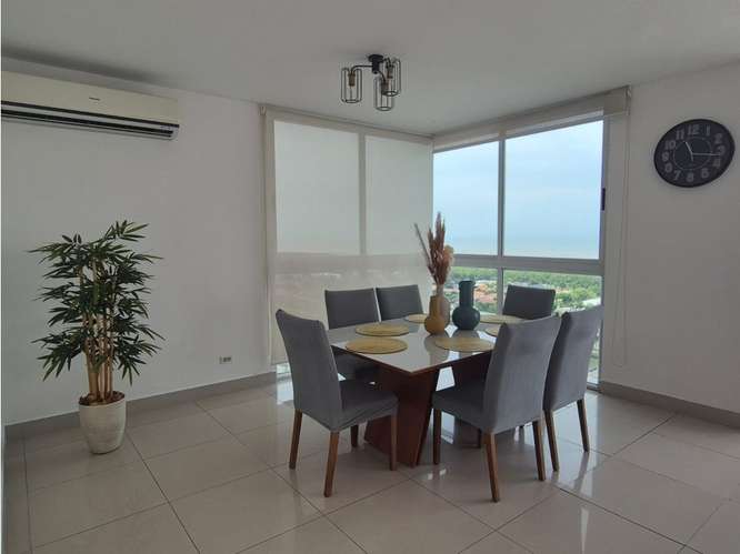Venta de apartamento en PH Latitude. VC