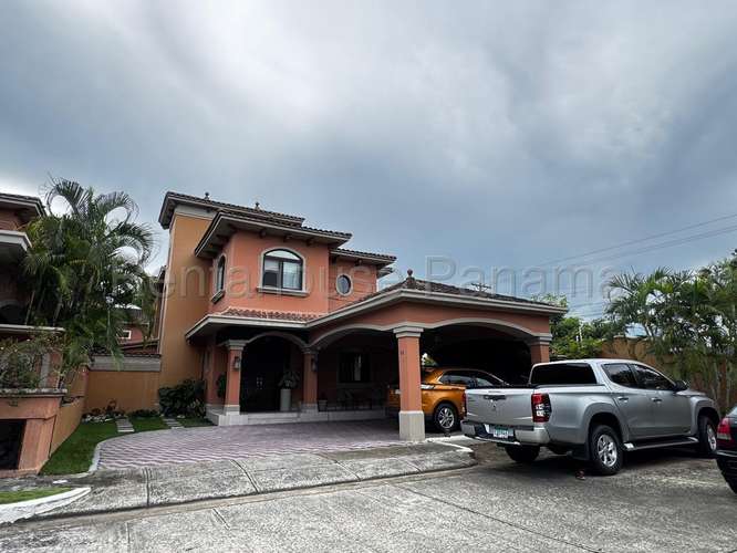 Vendo Casa de 392m2 en Costa Sur El Doral 27-1140SRZ