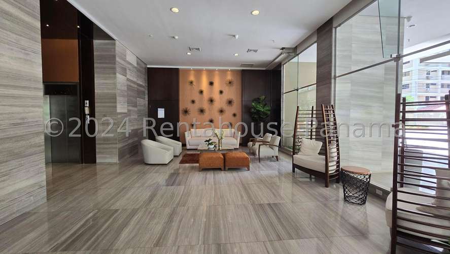 Vendo Apartamento de 195m2 en Marbella 27-3031SRZ