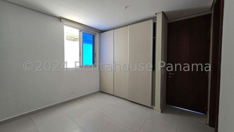 Vendo Apartamento de 195m2 en Marbella 27-3031SRZ