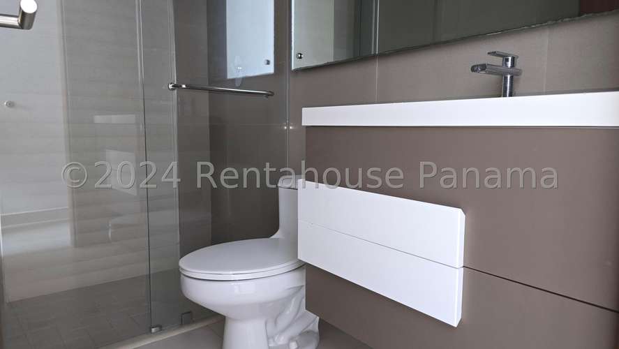 Vendo Apartamento de 195m2 en Marbella 27-3031SRZ