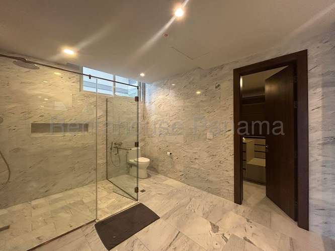 Apartamento en Venta en Paitilla Frente al Mar 395 m² LR