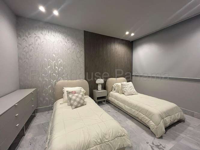 Apartamento en Venta en Paitilla Frente al Mar 395 m² LR