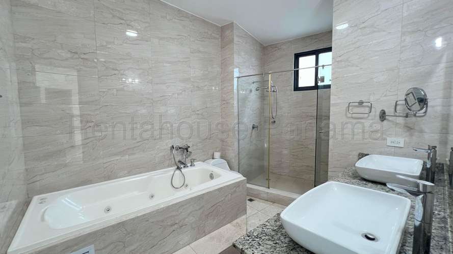 Apartamento en Venta en Paitilla 228.40 m² LR