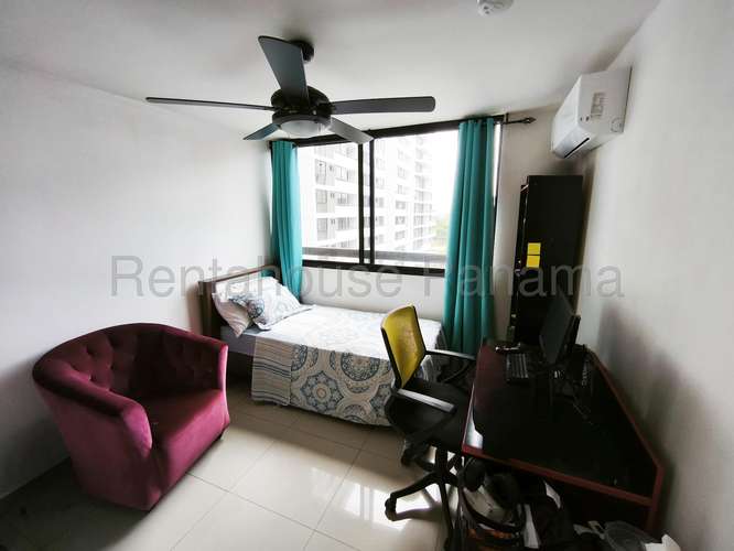 Se Vende Apartamento en Condado del Rey LA27-324
