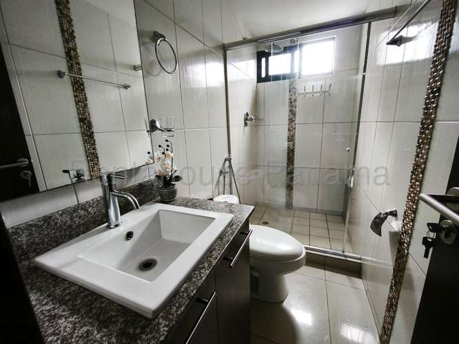 Se Vende Apartamento en Condado del Rey LA27-324
