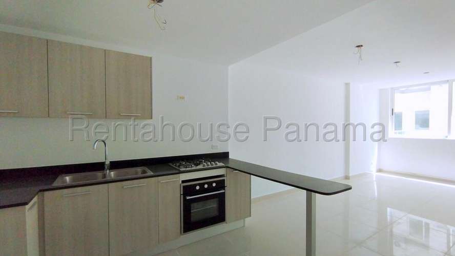 Se Vende Apartamento en Condado del Rey LA26-6022