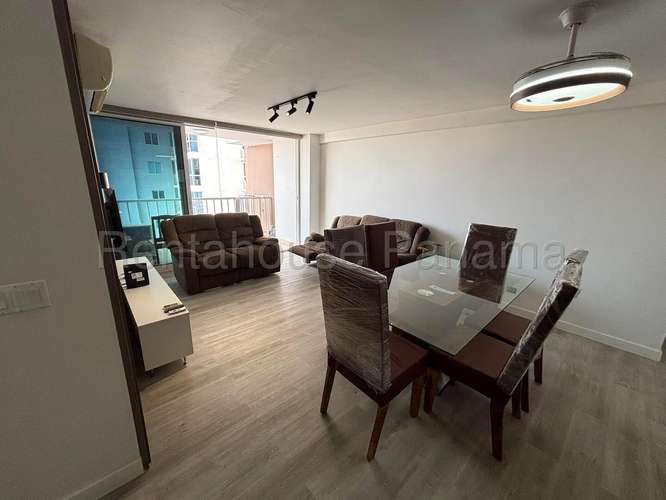 Se Vende Apartamento en Carrasquilla LA27-3048