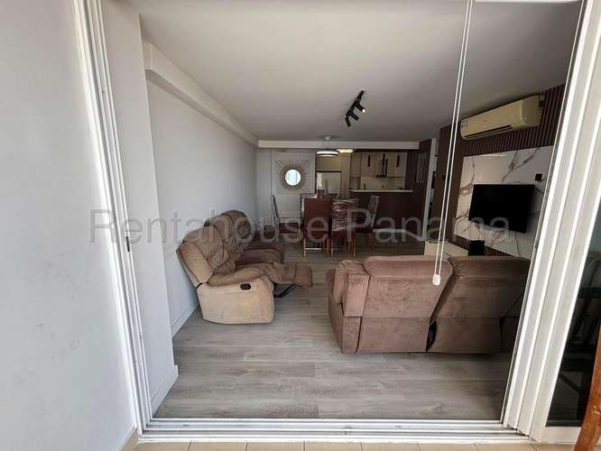 Se Vende Apartamento en Carrasquilla LA27-3048
