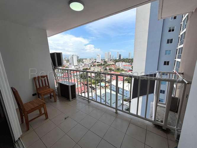 Se Vende Apartamento en Carrasquilla LA27-3048