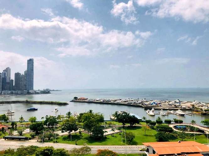 For Rent | Renovated 2-Bedroom Apartment with Panoramic Bay Views at PH SKY, Avenida Balboa - Imagen 5