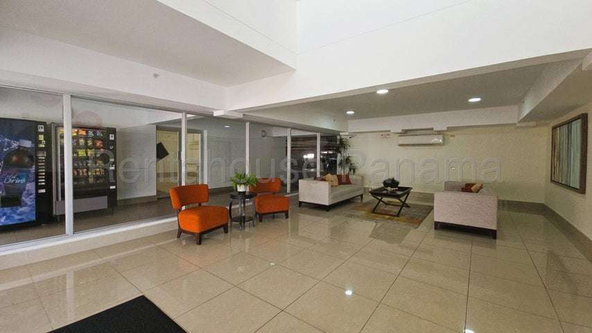 Venta de Apartamento Via España, PH Lefevre 75 27LGG3038