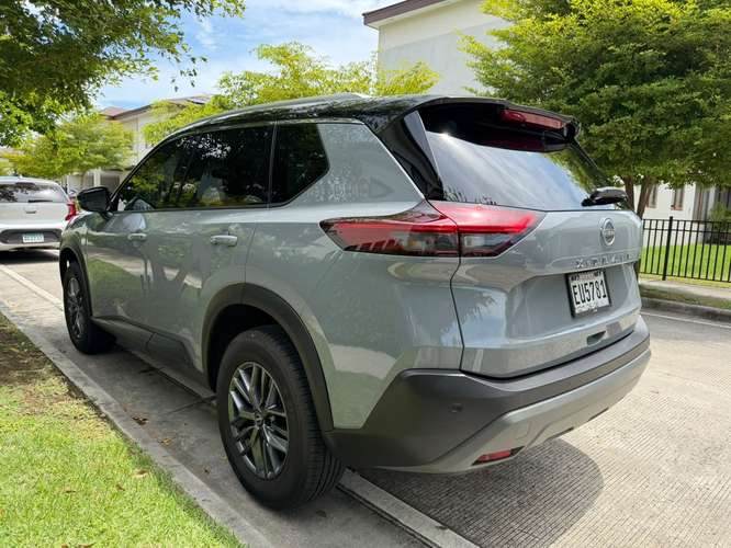 2027 NISSAN XTRAIL  - Imagen 4