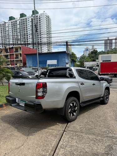 MITSUBISHI L200 - Imagen 3