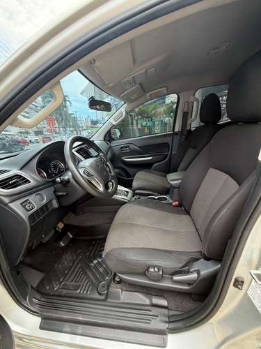 MITSUBISHI L200 - Imagen 5