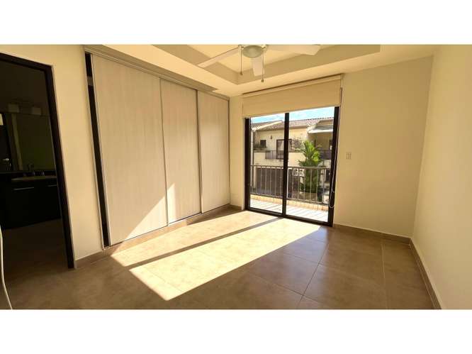 Embassy Club Venta de Casa Modelo Townhome, Clayton