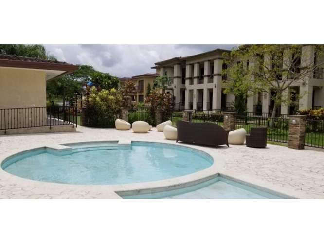 Embassy Club Venta de Casa Modelo Townhome, Clayton