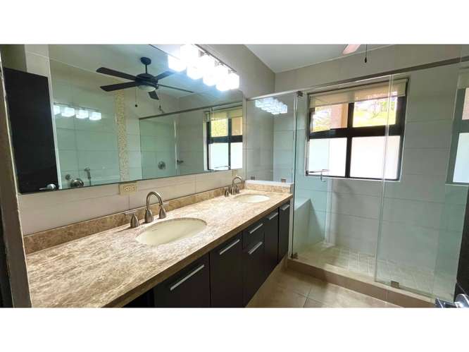 Embassy Club Venta de Casa Modelo Townhome, Clayton