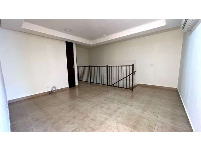 Embassy Club Venta de Casa Modelo Townhome, Clayton