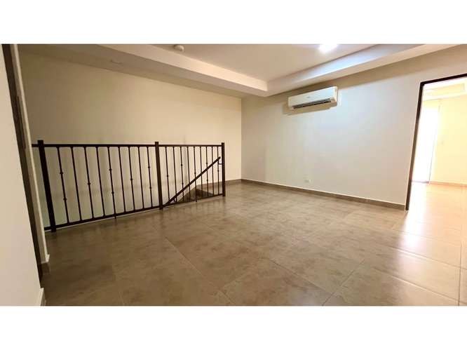 Embassy Club Venta de Casa Modelo Townhome, Clayton