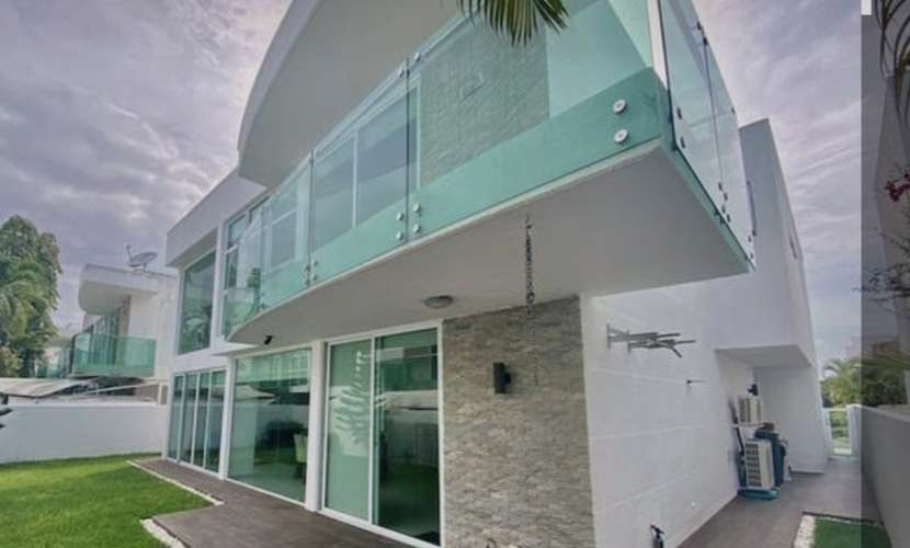 CASA COSTA ESMERALDA