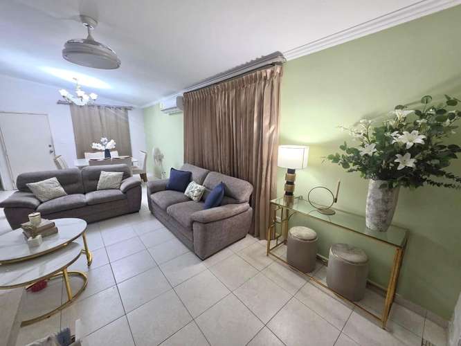 En venta casa de 4 recámaras con terraza y 3 estacionamientos en Brisas del Golf - Imagen 3