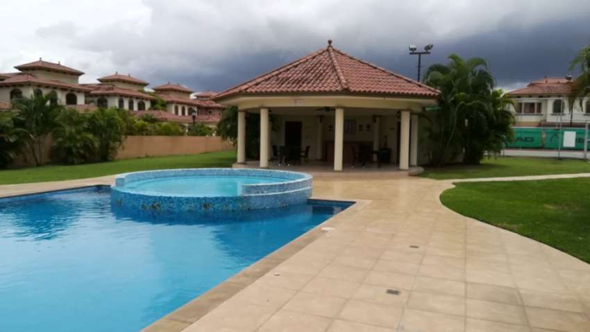 Vendo casa en Costa Sur, 324m2 de construction, 4 recamaras, Dos niveles, con area social, 435m2 de terreno. - Imagen 18