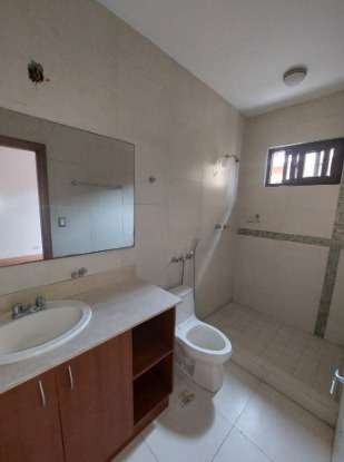 Vendo casa en Costa Sur, 324m2 de construction, 4 recamaras, Dos niveles, con area social, 435m2 de terreno. - Imagen 15