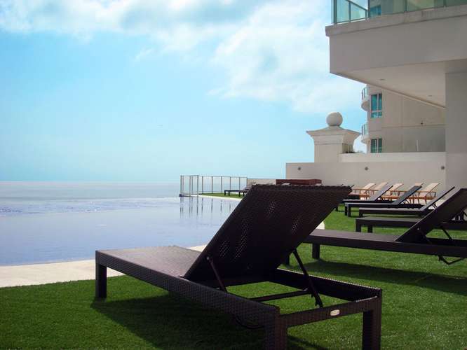 Alquiler PH Oasis On The Bay Piso Alto Vista al Mar Amob - Imagen 17