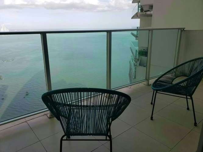 Alquiler PH Oasis On The Bay Piso Alto Vista al Mar Amob - Imagen 4