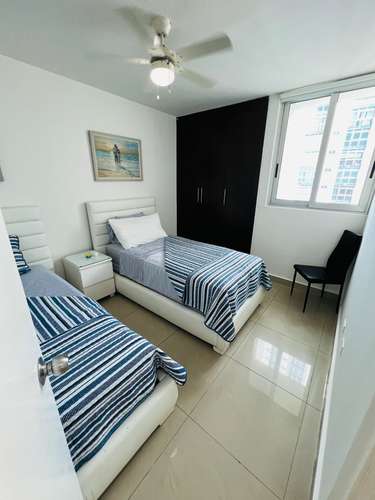 Alquilo apartamento en Bella Vista, 3 recamaras, amoblado, a pasos de Ave. Balboa, área social completa. - Imagen 11