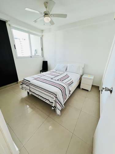 Alquilo apartamento en Bella Vista, 3 recamaras, amoblado, a pasos de Ave. Balboa, área social completa. - Imagen 10