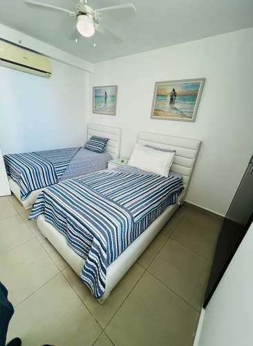Alquilo apartamento en Bella Vista, 3 recamaras, amoblado, a pasos de Ave. Balboa, área social completa. - Imagen 12