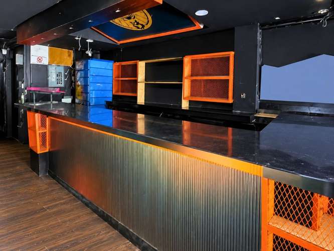 ALQUILER DE LOCAL COMERCIAL EN PLAZA OBARRIO 61 (8) - Imagen 1