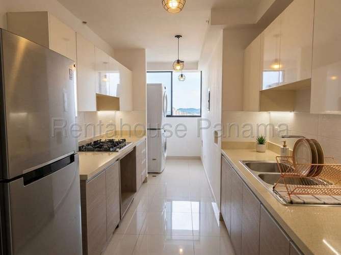 Lujoso apartamento amoblado de 2 recámaras en Bella Vista con piscina y gimnasio - Imagen 7