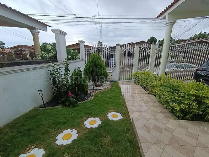 Venta de Casa en Brisas del Golf 27-3050CM