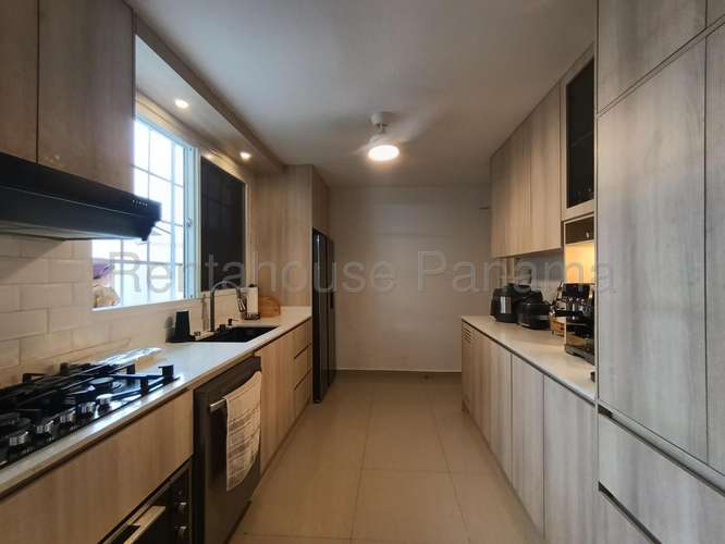 Venta de Casa en Brisas del Golf 27-3050CM
