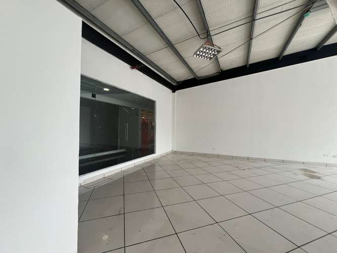 LOCAL COMERCIAL EN ALQUILER – PLAZA ALTOS DE PANAMÁ - Imagen 2
