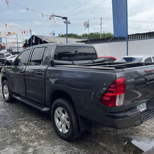 Toyota Hilux 4x4 Diesel manual  - Imagen 4