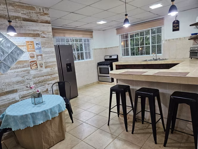 Se vende Casa en Cerro Azul-Negociable