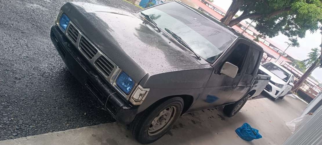 Nissan Pick-Up D21 2007 Diésel – Gris