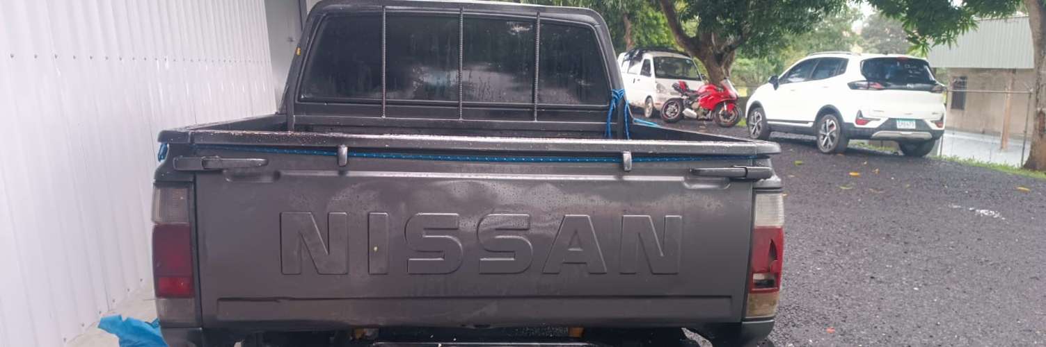 Nissan Pick-Up D21 2007 Diésel – Gris