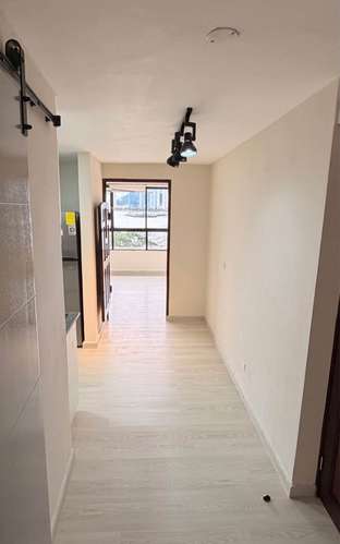 Hermoso Apartamento Remodelado en Avenida Balboa! - Imagen 5
