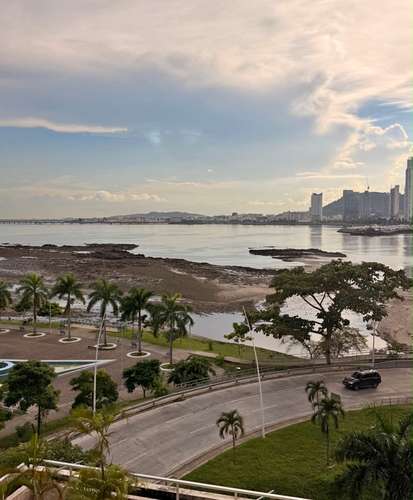 Hermoso Apartamento Remodelado en Avenida Balboa! - Imagen 10
