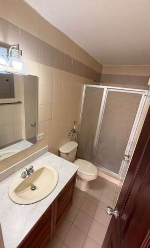 Hermoso Apartamento Remodelado en Avenida Balboa! Full Amoblado! - Imagen 6