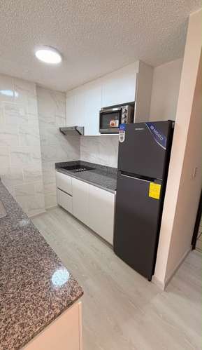 Hermoso Apartamento Remodelado en Avenida Balboa! Full Amoblado! - Imagen 5